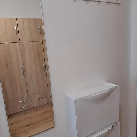 Adam Apartment *